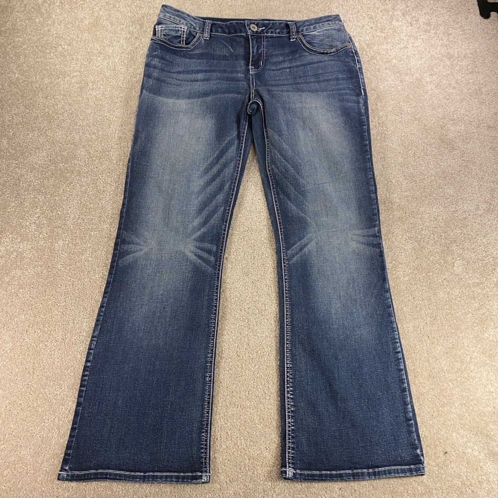 Maurices Bootcut Jeans Womens 11/12 Short Blue Medium Wash Whiskered Stretch